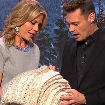 Vanna gifts Ryan a handmade crocheted blanket. 